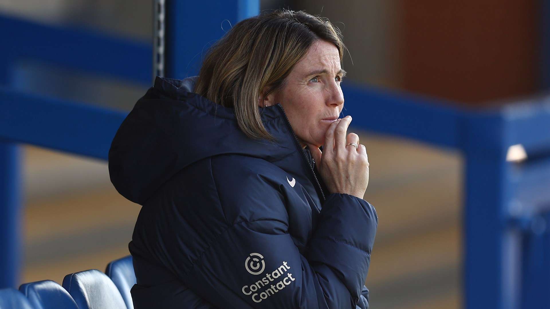 杯的首场比 杯的首场比