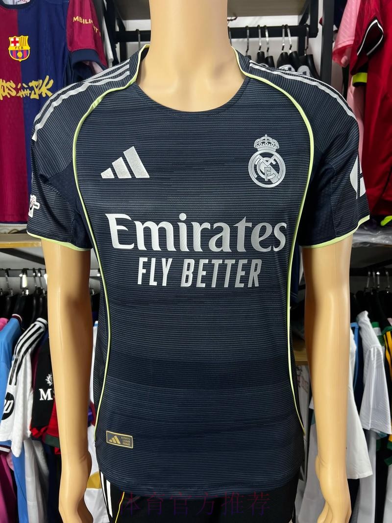 姆巴佩亮相细节:身披9号球衣 多位名宿惊喜助阵 姆巴佩亮相细节:身披9号球衣 多位名宿惊喜助阵